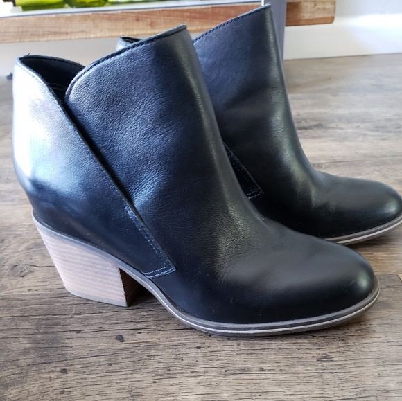 Jessica Simpson Shoes - Jessica Simpson leather booties